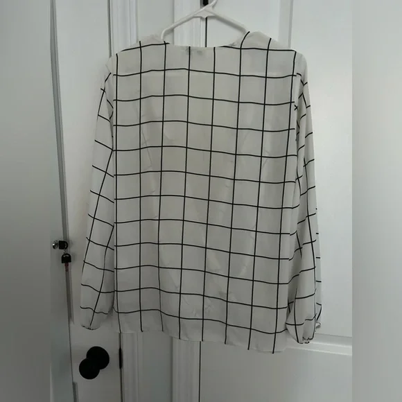White windowpane surplice blouse - Picture 2 of 4